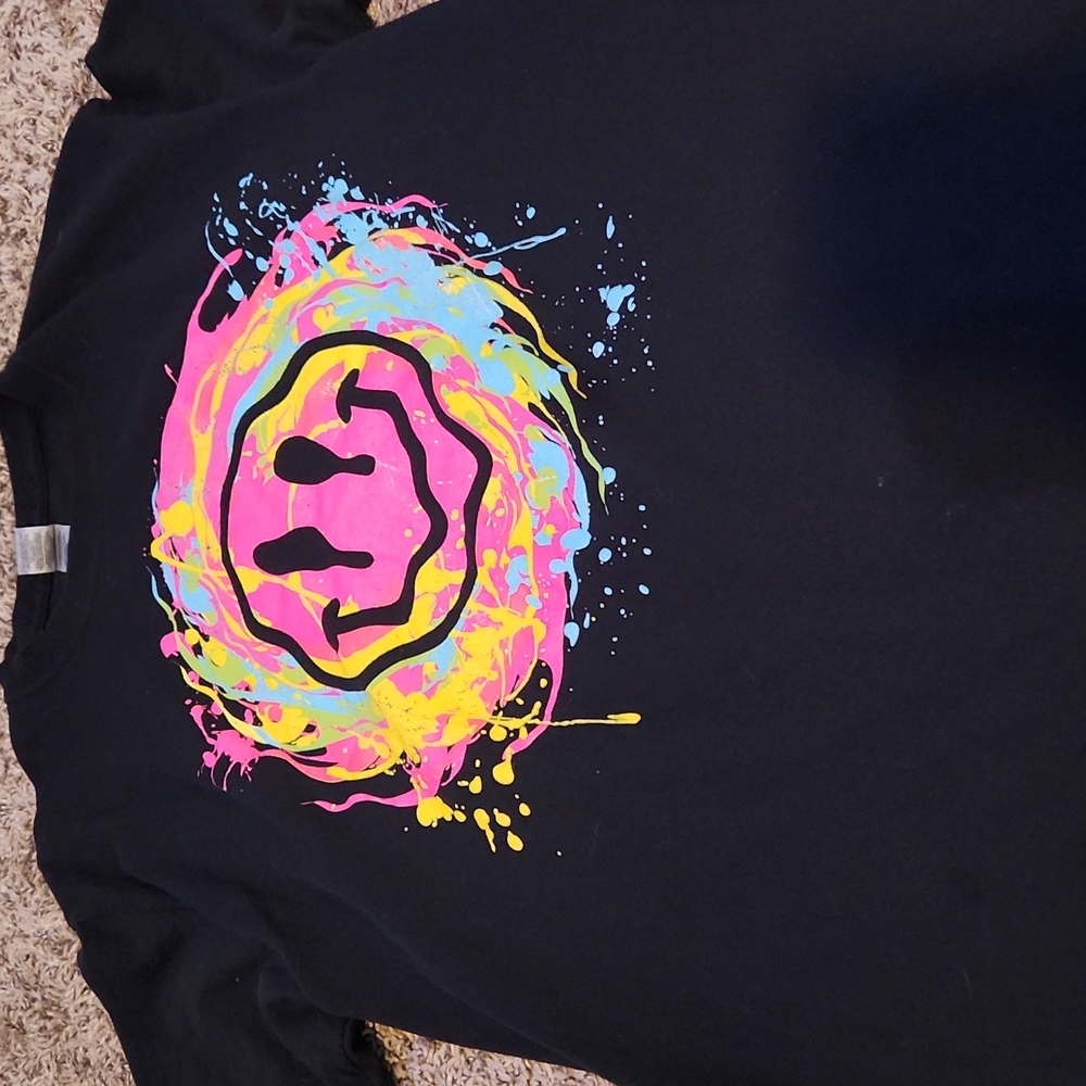 Splattered paint smiley face